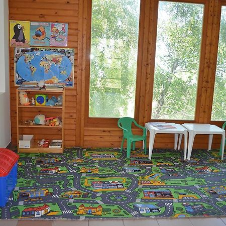 Hotel Holiday Шиофок Экстерьер фото